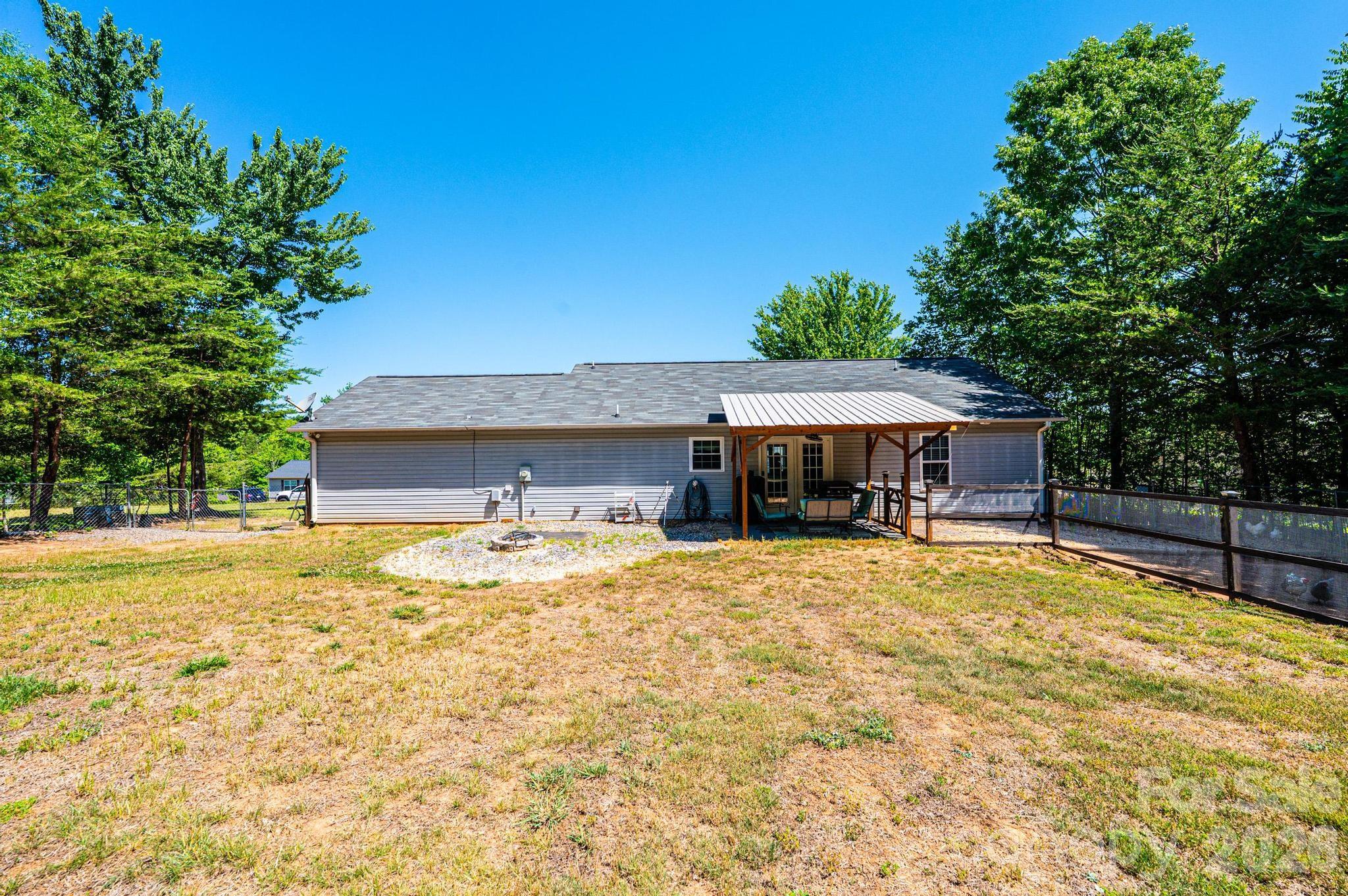 Single Family Residence at 205 Winding Cedar Drive, Statesville, photo 8 of 46