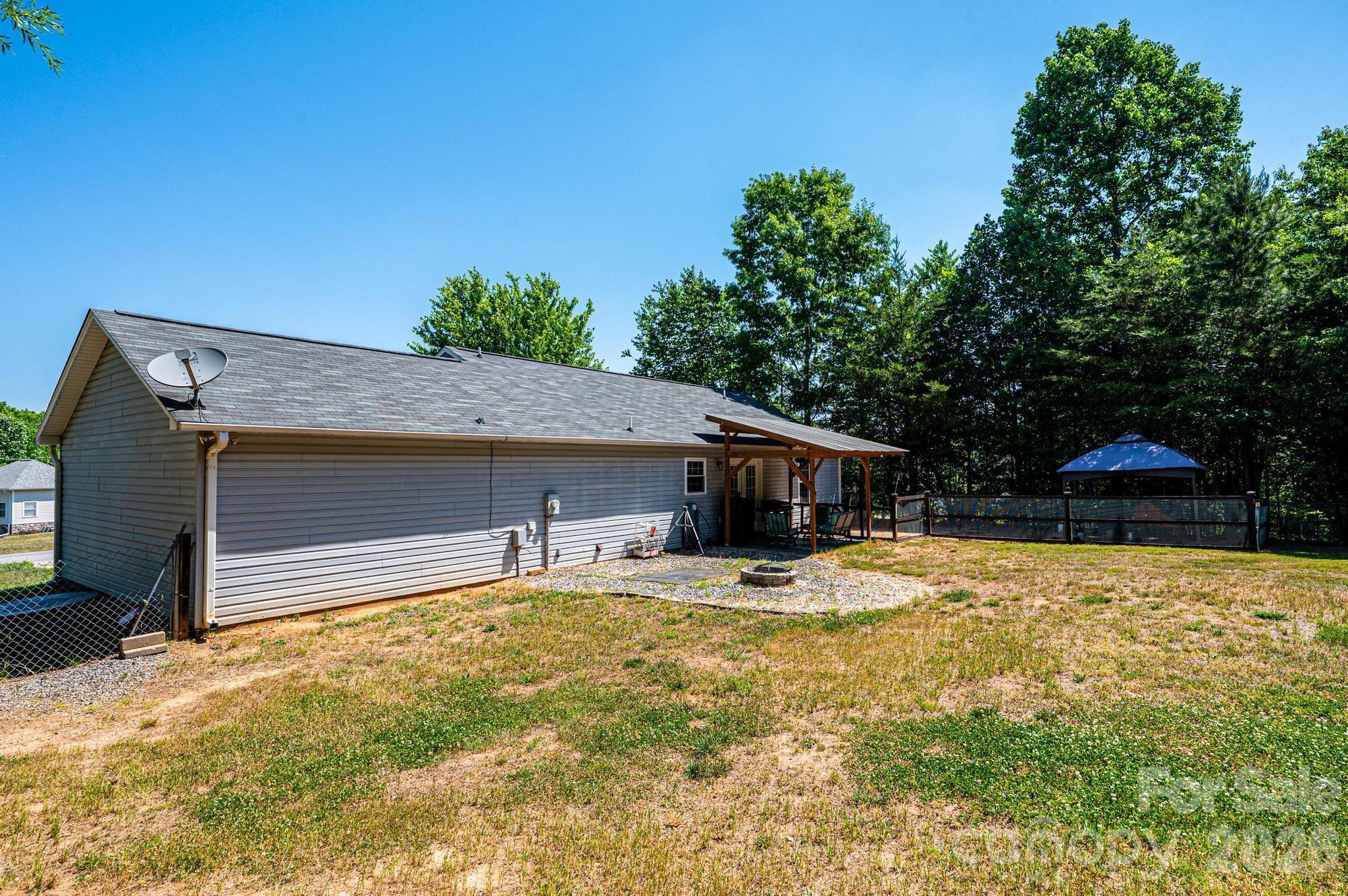 Single Family Residence at 205 Winding Cedar Drive, Statesville, photo 9 of 46