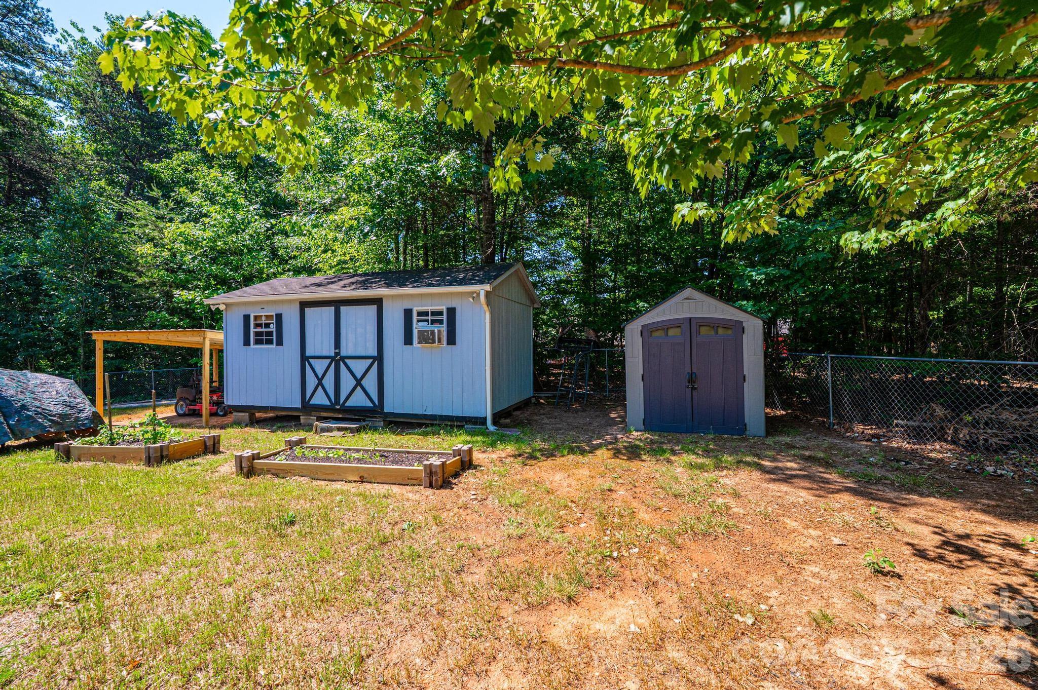Single Family Residence at 205 Winding Cedar Drive, Statesville, photo 10 of 46