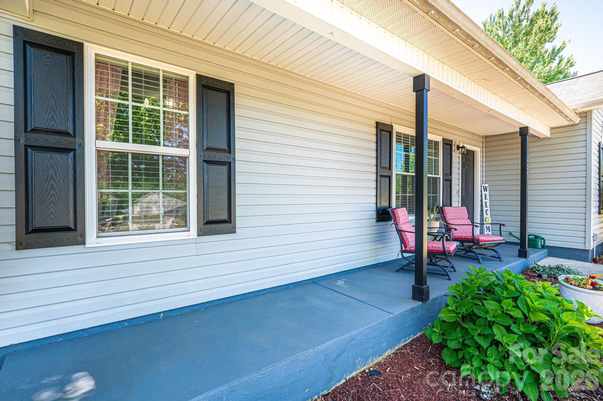 Single Family Residence at 205 Winding Cedar Drive, Statesville, photo 16 of 46