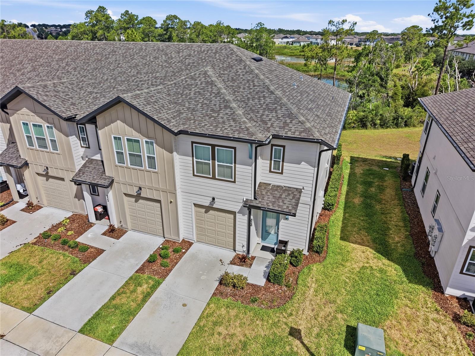 Townhouse at 828 LONGBOAT DR, DAVENPORT, photo 2 of 59