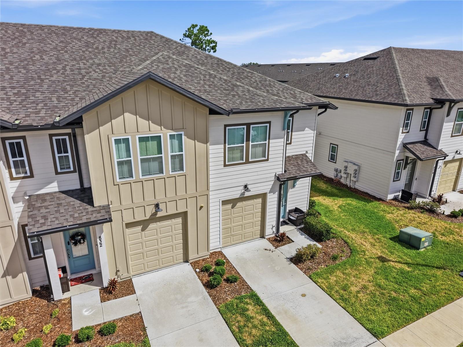 Townhouse at 828 LONGBOAT DR, DAVENPORT, photo 7 of 59