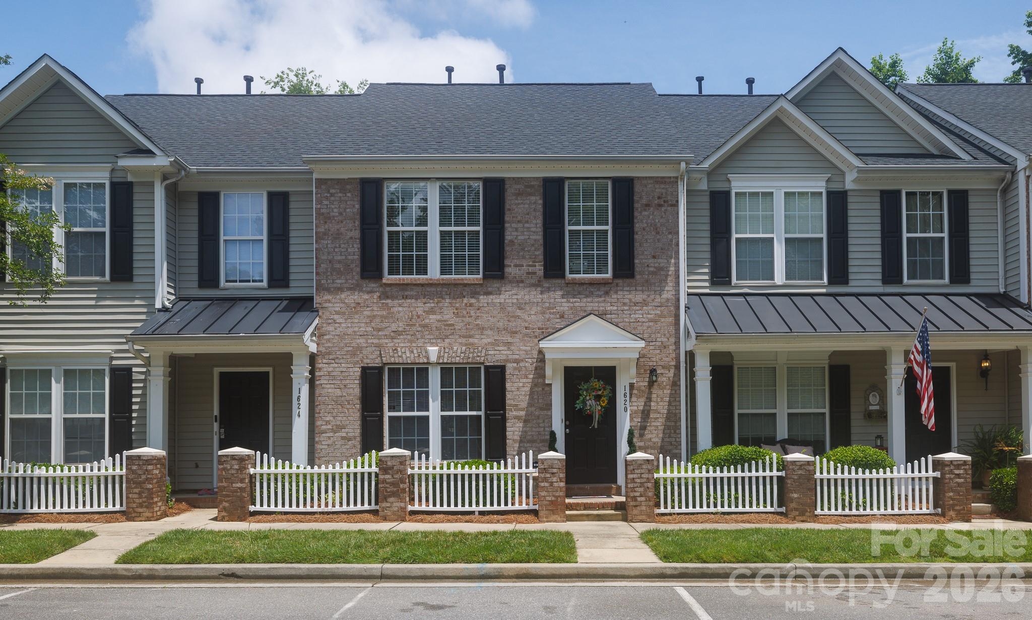 Townhouse at 1620 Chamberside Drive, Rock Hill, photo 2 of 30