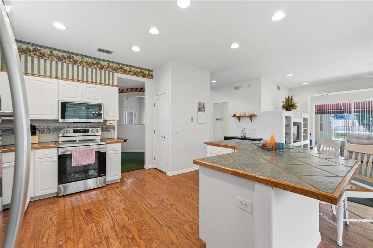 Single Family Residence at 1503 AUBURN OAKS BLVD, AUBURNDALE, photo 21 of 67