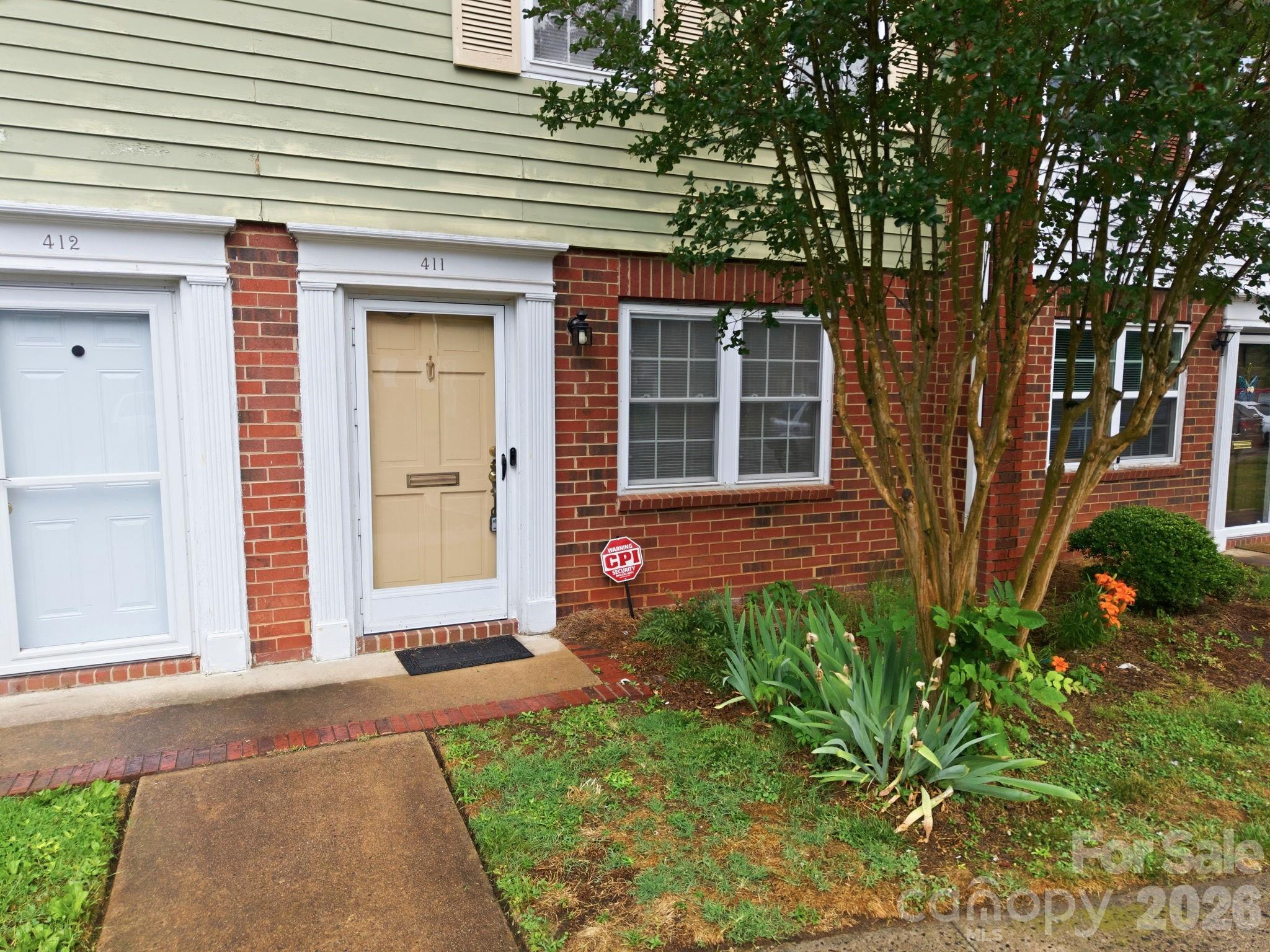 Condominium at 1300 Larchmont Place, Salisbury, photo 7 of 32