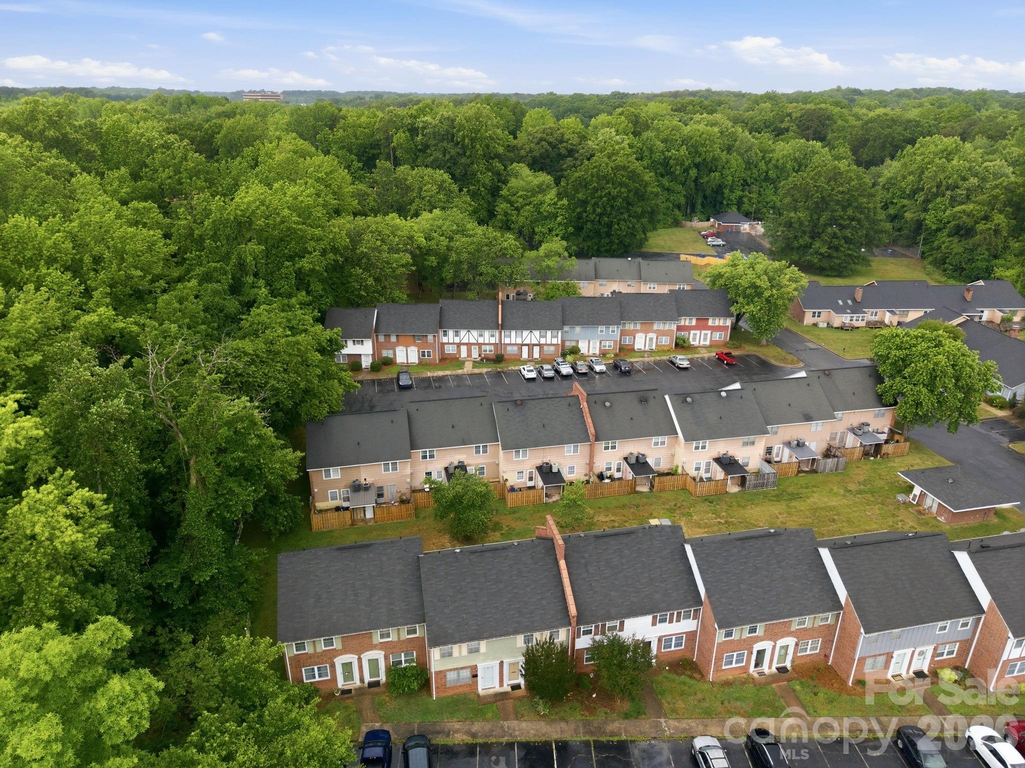 Condominium at 1300 Larchmont Place, Salisbury, photo 29 of 32