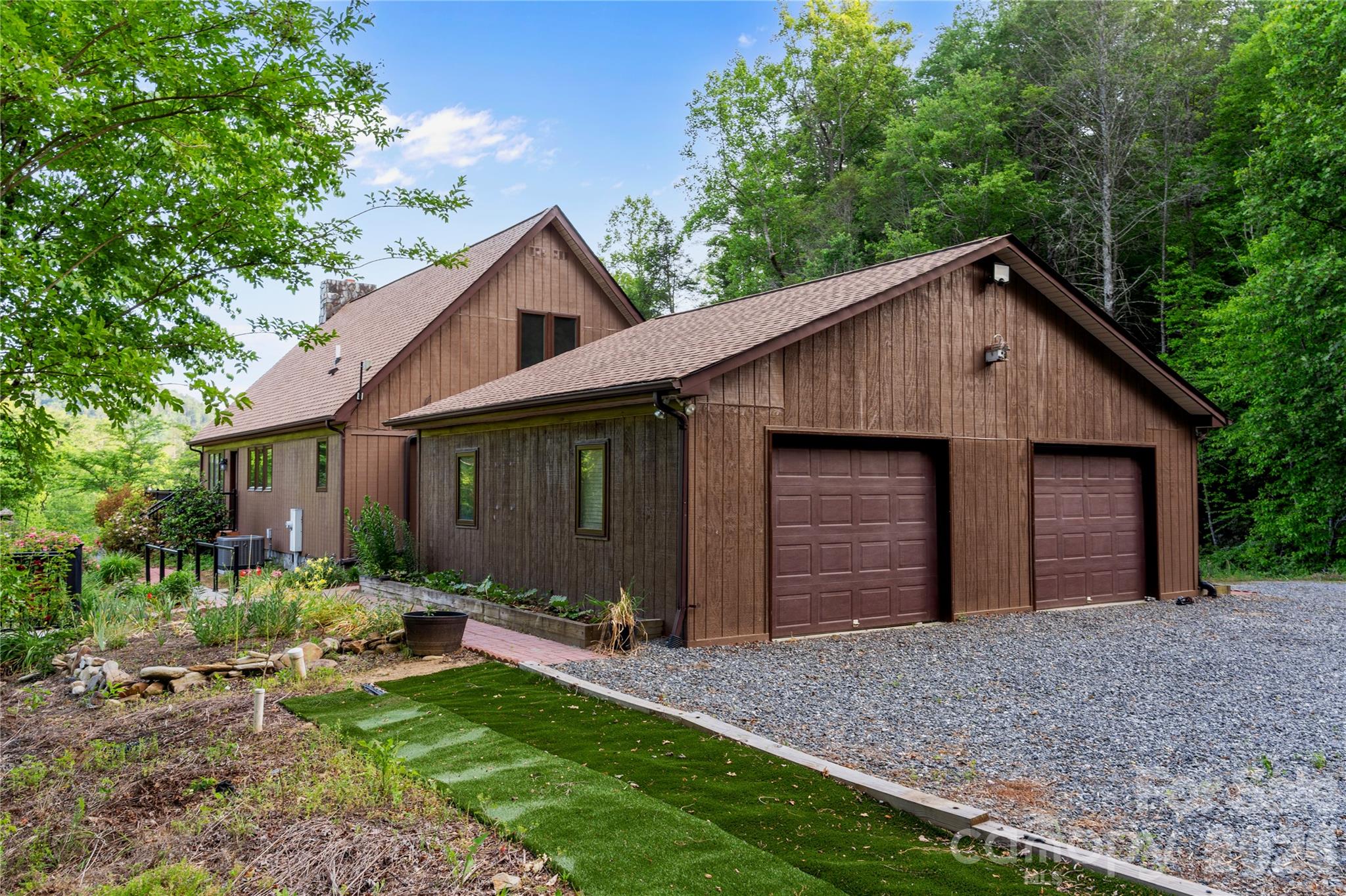 Single Family Residence at 6029 Mulberry Church Road, Lenoir, photo 17 of 48