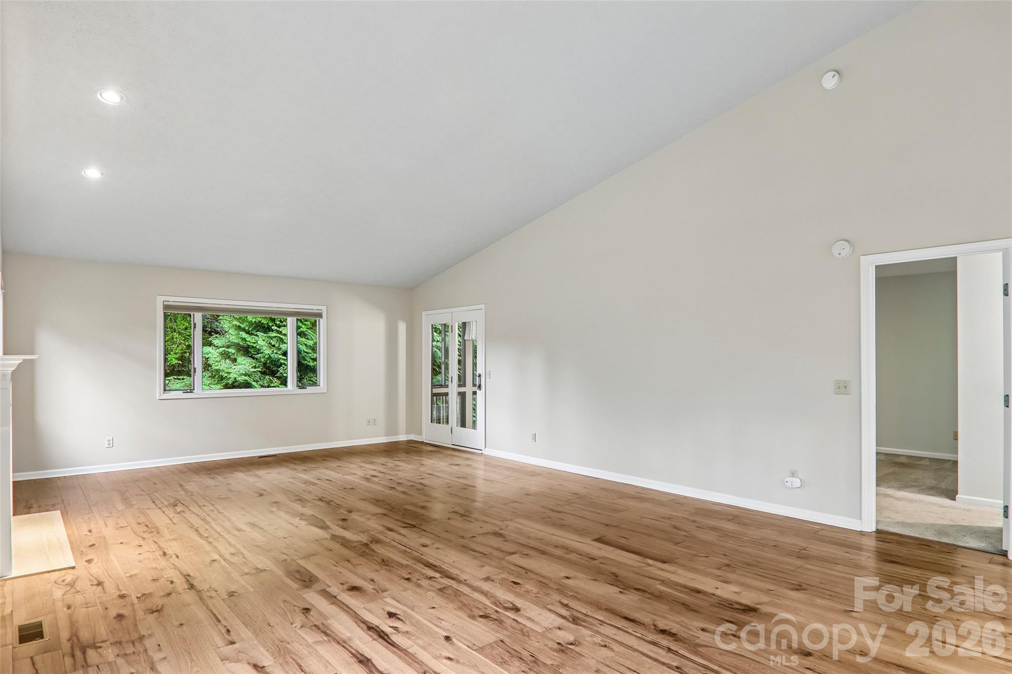Condominium at 405 Wild Oak Lane, Hendersonville, photo 8 of 39