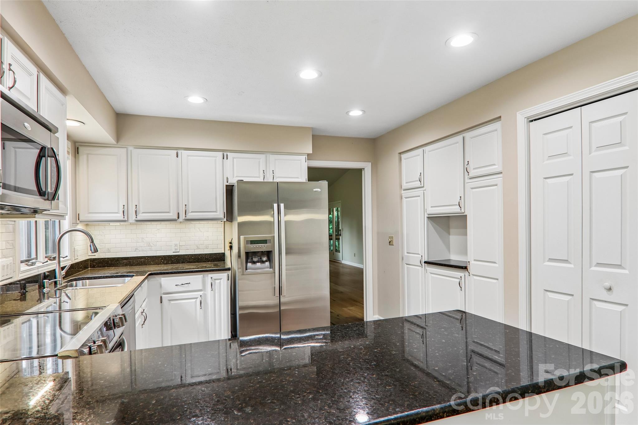 Condominium at 405 Wild Oak Lane, Hendersonville, photo 14 of 39