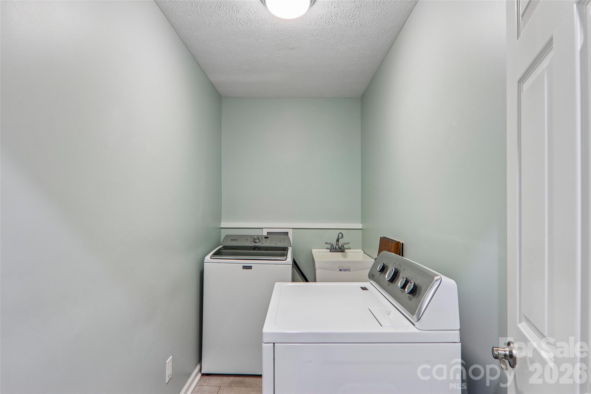 Condominium at 405 Wild Oak Lane, Hendersonville, photo 29 of 39