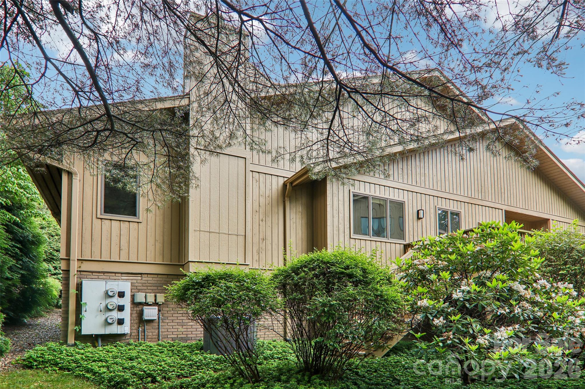 Condominium at 405 Wild Oak Lane, Hendersonville, photo 33 of 39
