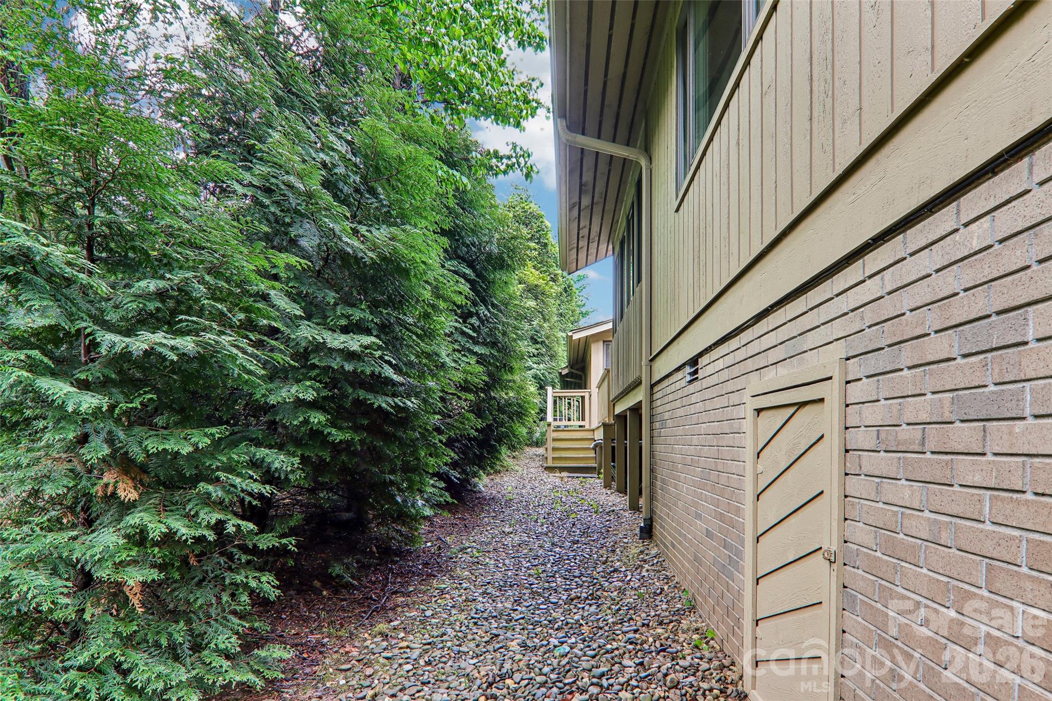 Condominium at 405 Wild Oak Lane, Hendersonville, photo 35 of 39
