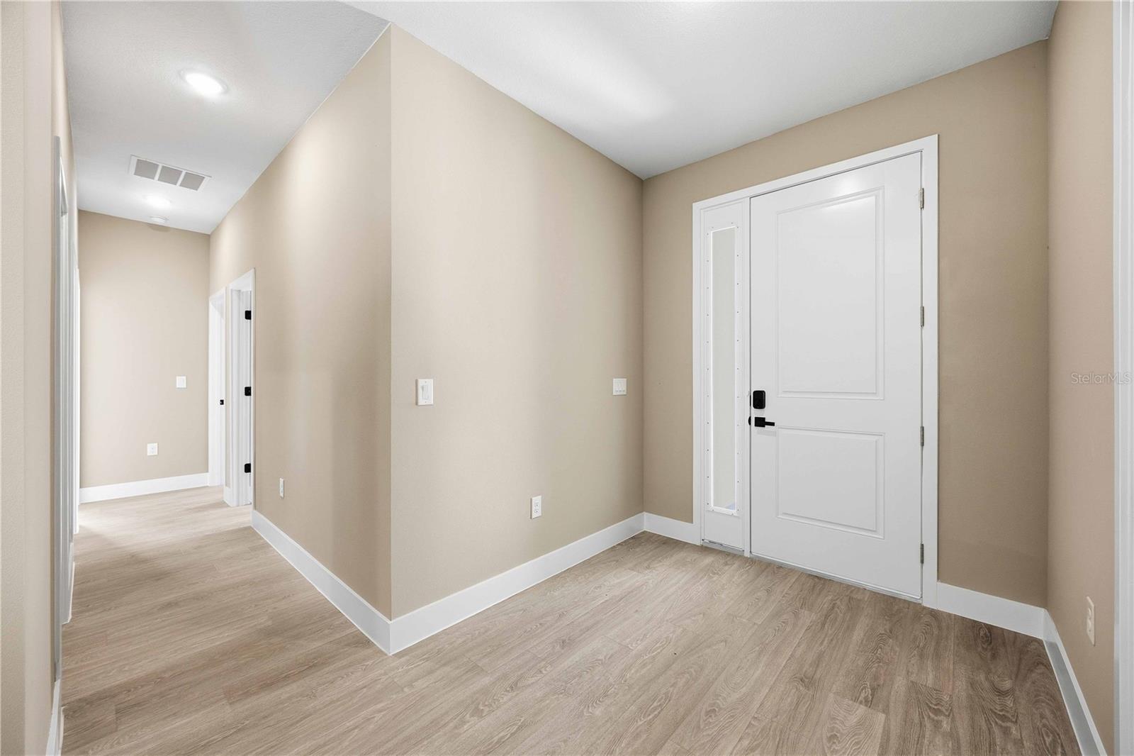 Single Family Residence at 2108 RIVER HAWK LOOP, WINTER HAVEN, photo 3 of 24