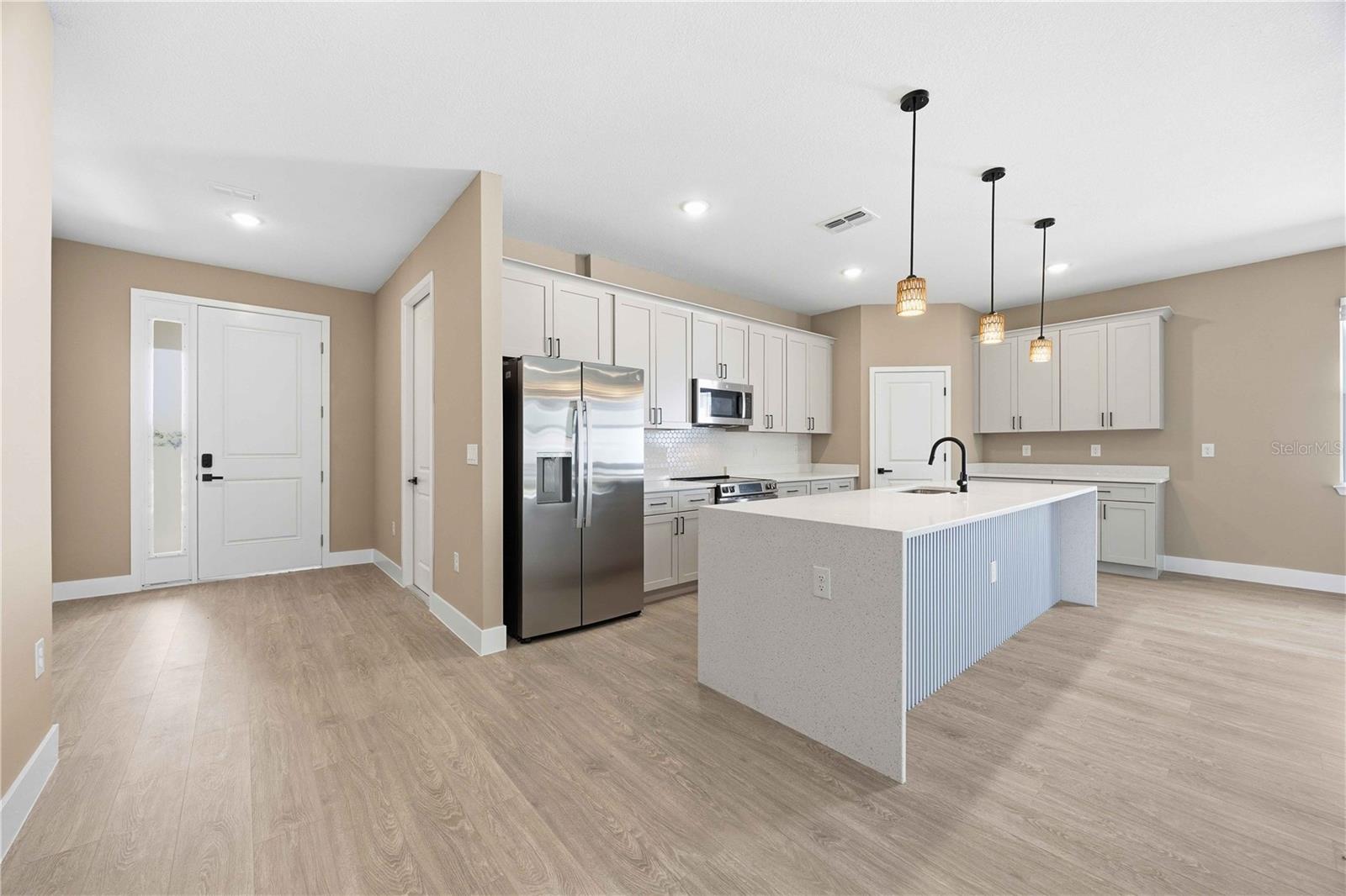 Single Family Residence at 2108 RIVER HAWK LOOP, WINTER HAVEN, photo 7 of 24