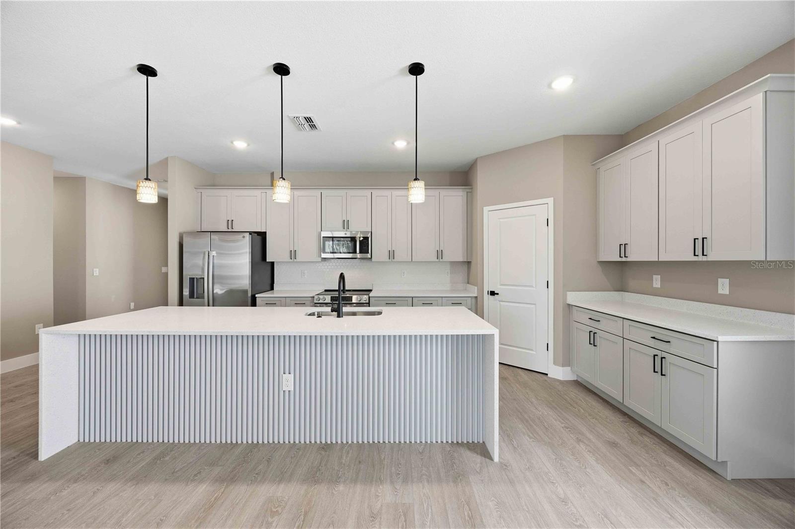 Single Family Residence at 2108 RIVER HAWK LOOP, WINTER HAVEN, photo 8 of 24