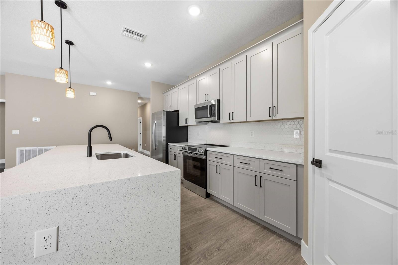 Single Family Residence at 2108 RIVER HAWK LOOP, WINTER HAVEN, photo 9 of 24