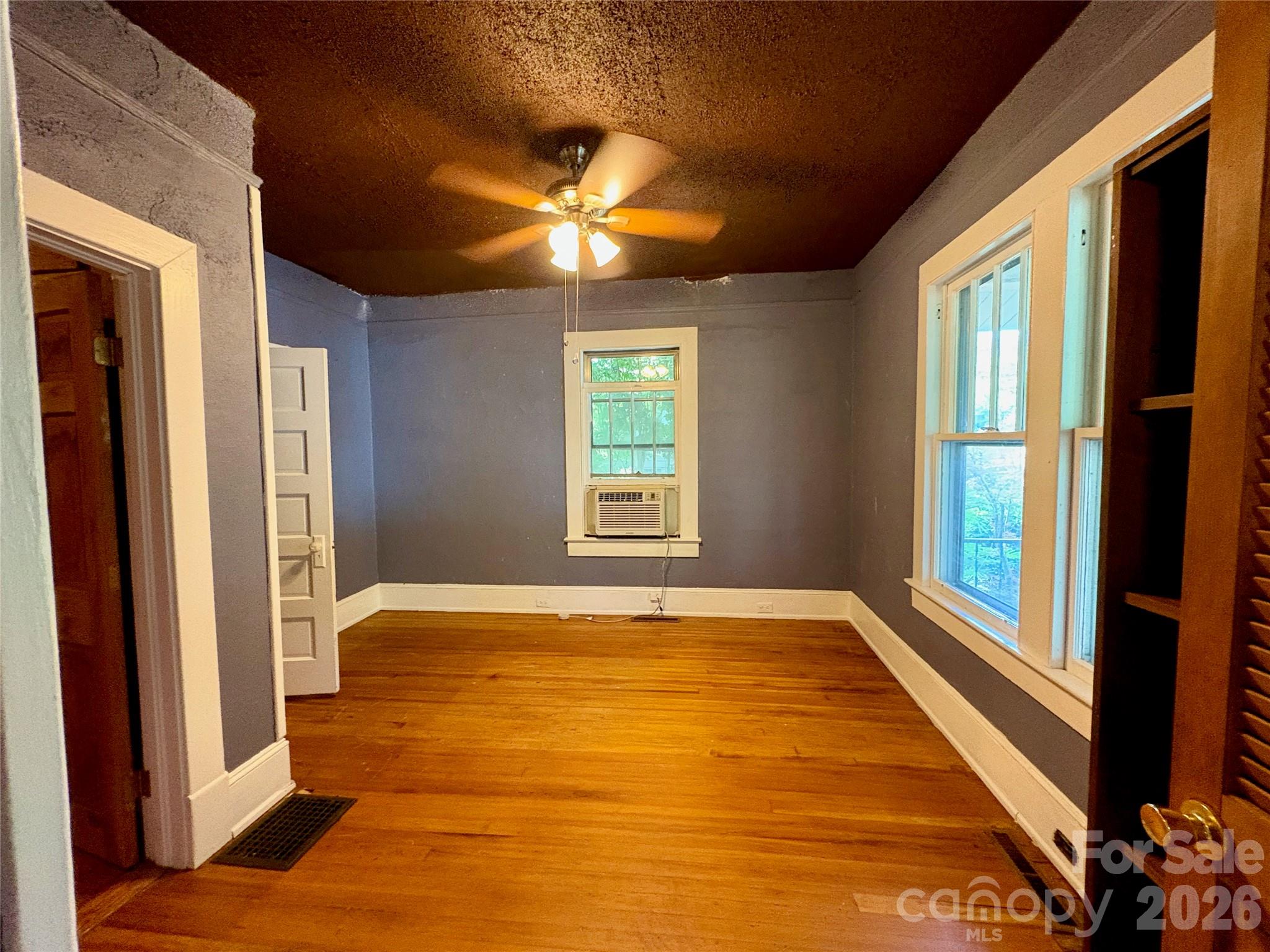 Single Family Residence at 40 Brownwood Avenue, Asheville, photo 14 of 38