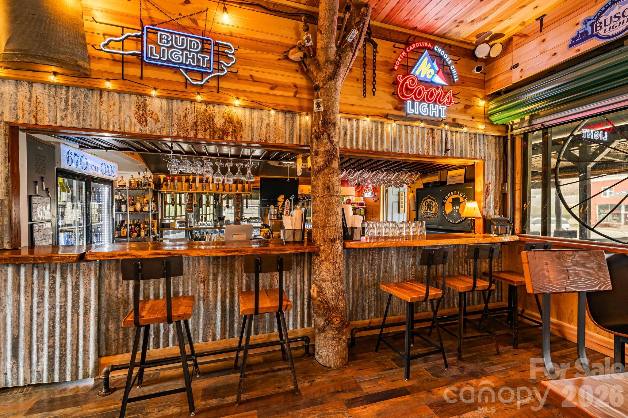 Food/Beverage at 670 Oak Avenue, Spruce Pine, photo 16 of 47