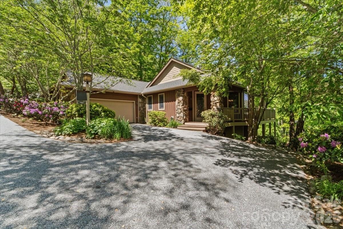 15 Ivy Point Lane