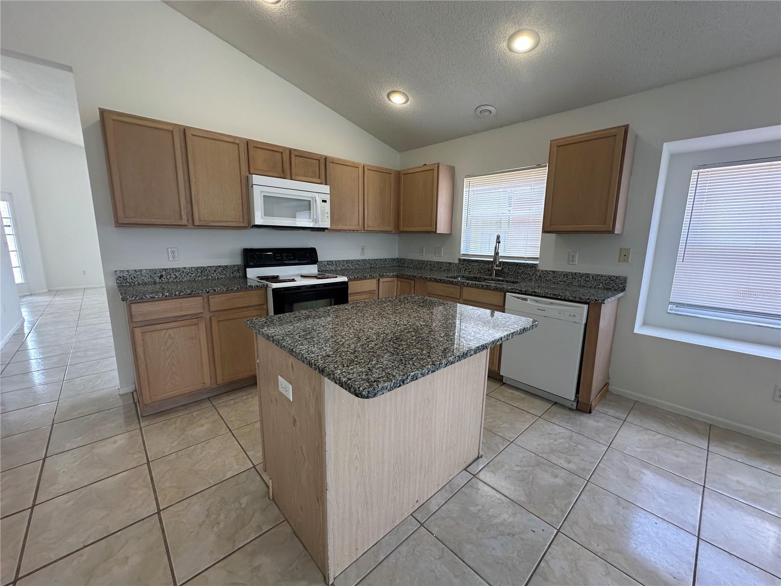 Single Family Residence at 311 DOWNING CIR, DAVENPORT, photo 10 of 26