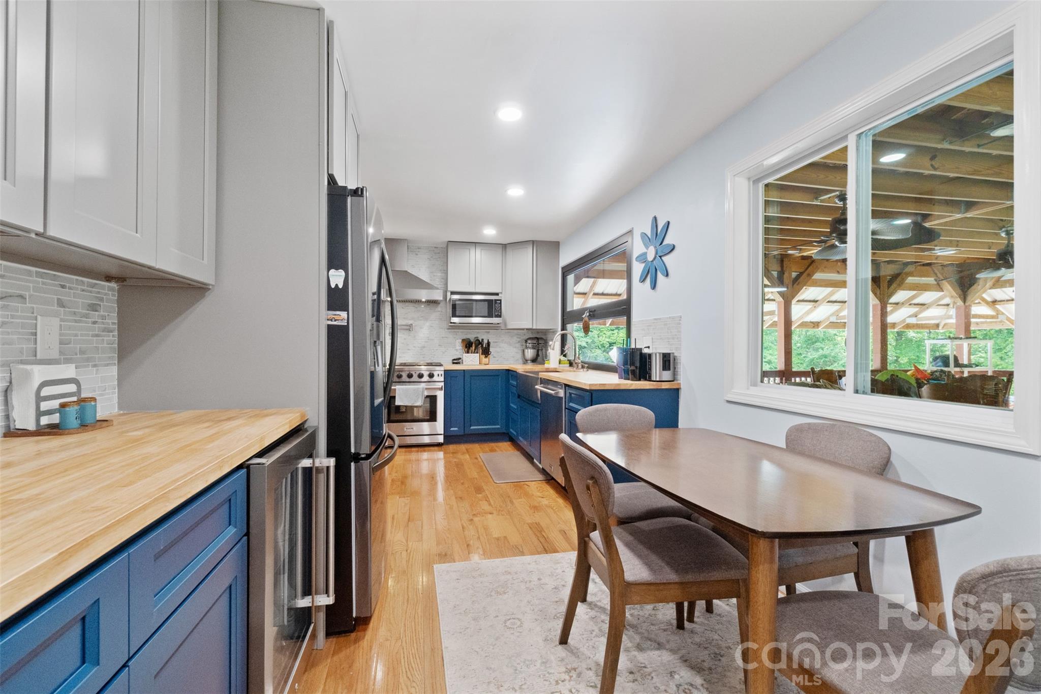 Kitchen/breakfast area - 229 Oakridge Road, Stanley