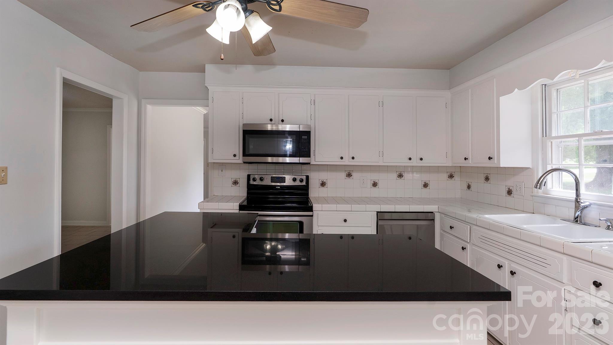 Single Family Residence at 4325 Shea Lane, Mint Hill, photo 7 of 23