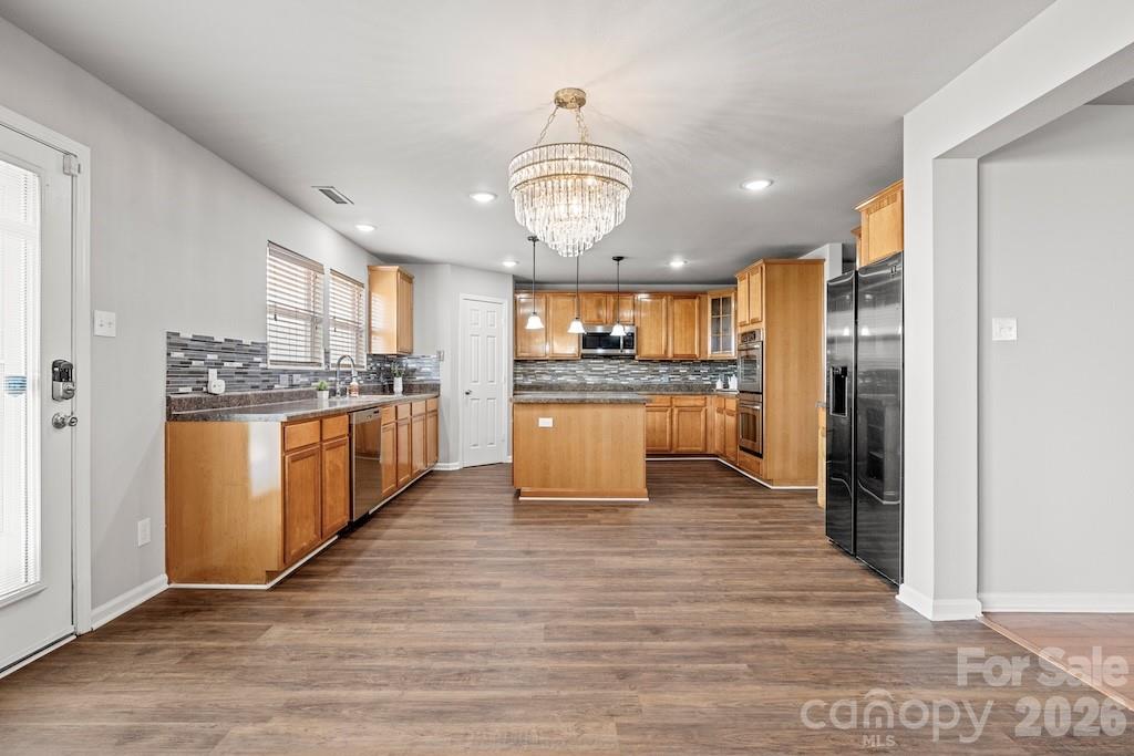 kitchen and breakfast area - 3272 Table Rock Drive, Gastonia