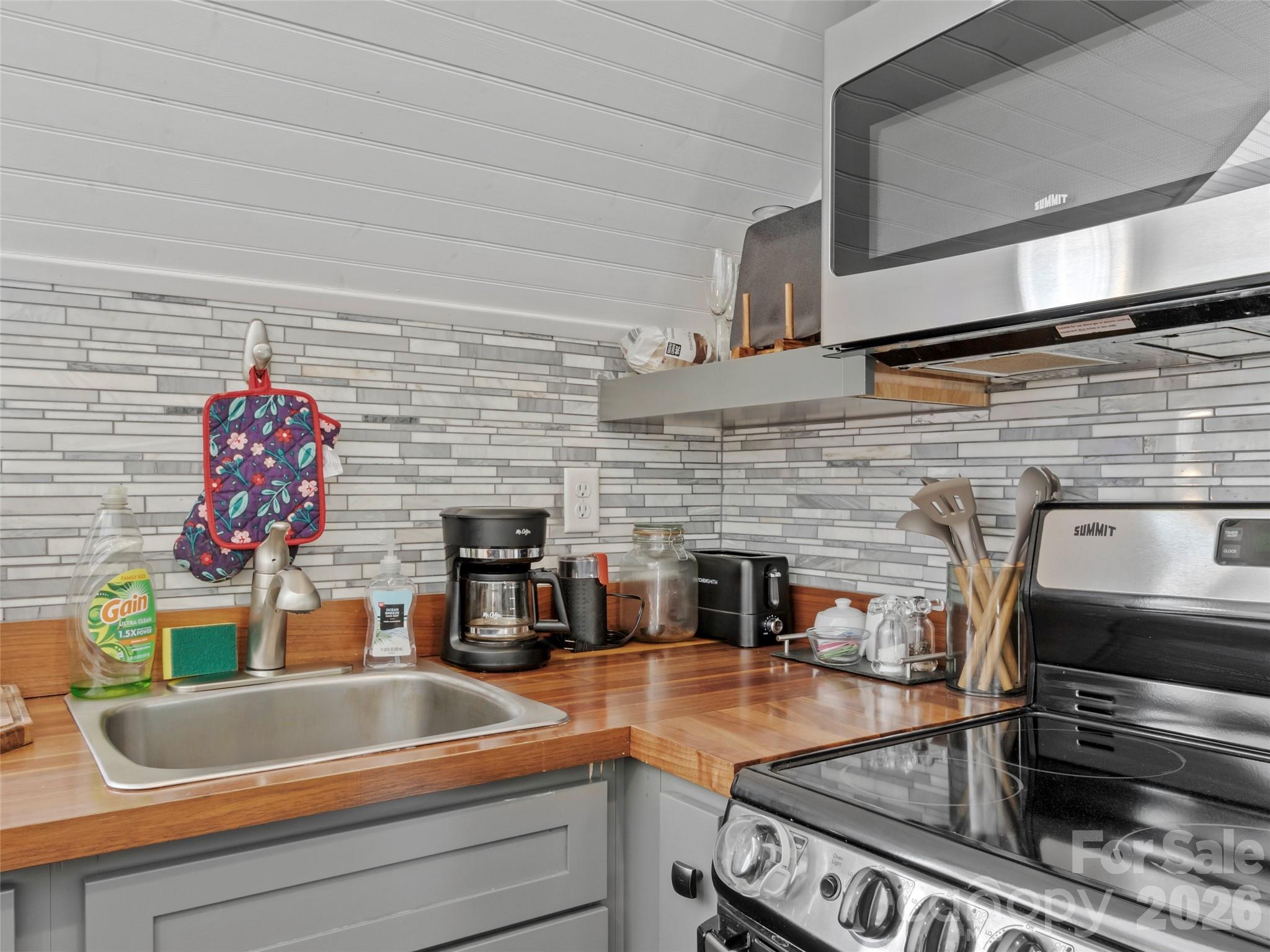 Duplex at 5 Fieldtop Lane, Arden, photo 18 of 45