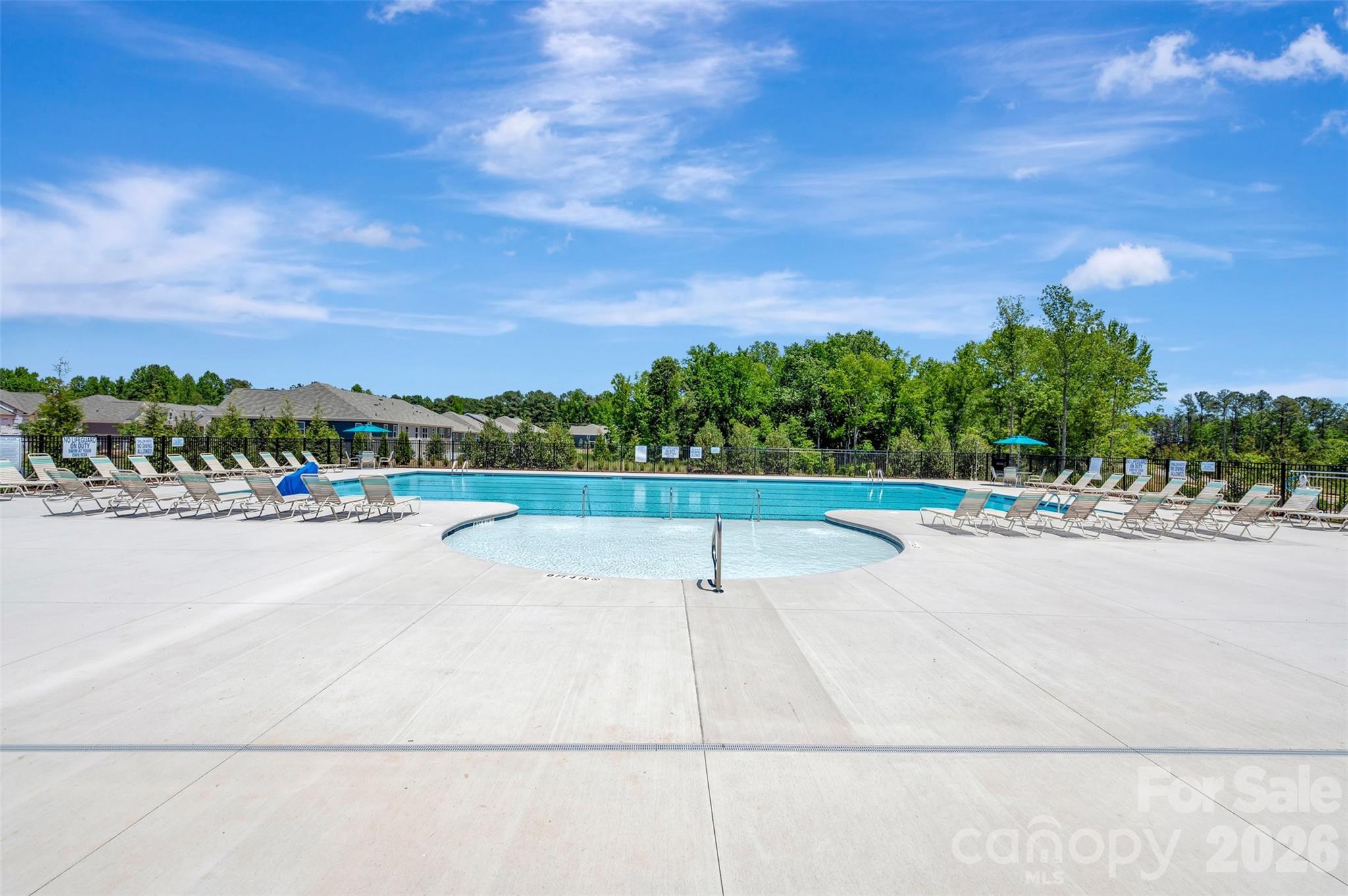 Community pool - 1493 Kate Cecil Way, York