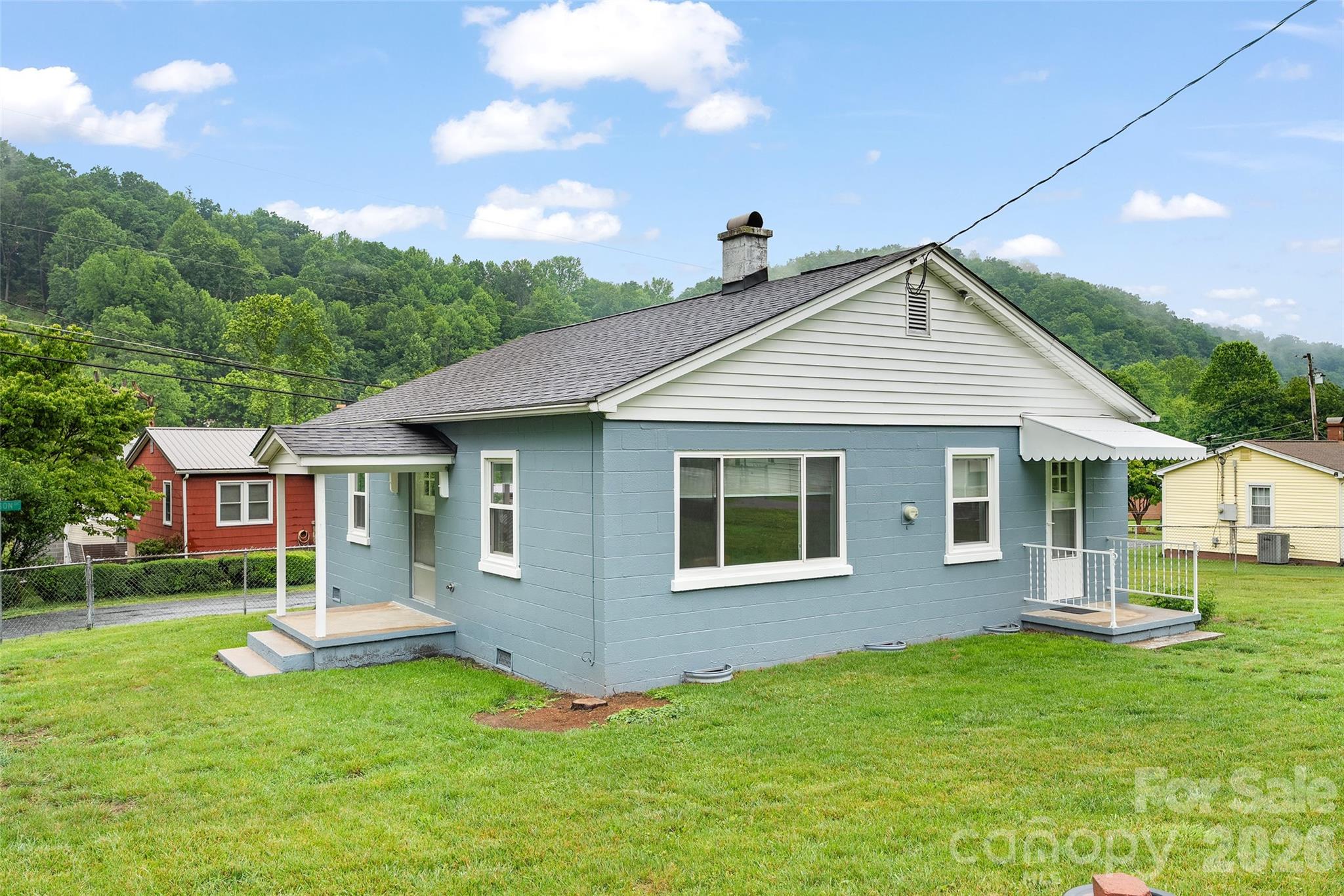 Single Family Residence at 34 Stephens Road, Waynesville, photo 2 of 16
