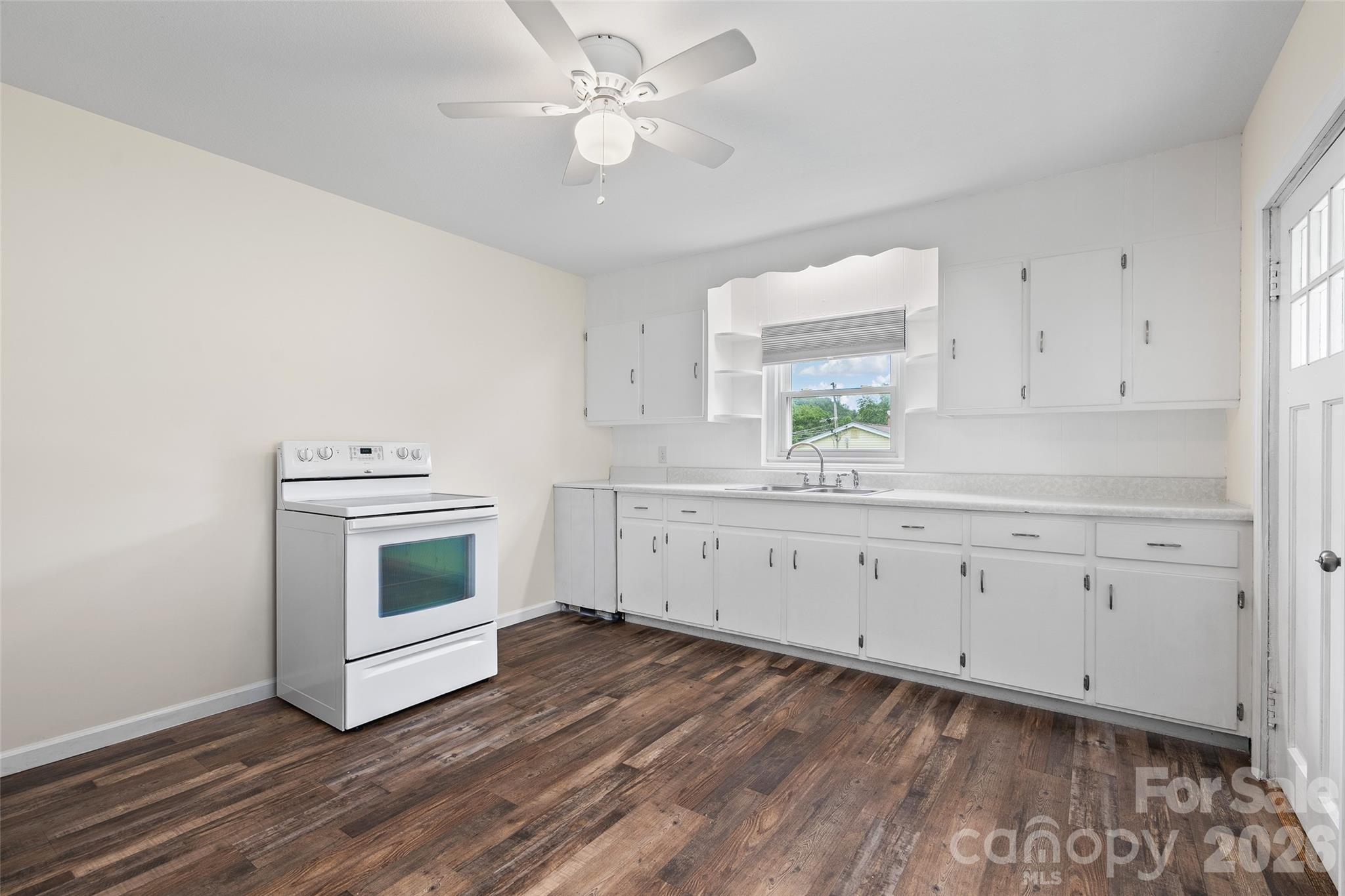 Single Family Residence at 34 Stephens Road, Waynesville, photo 5 of 16