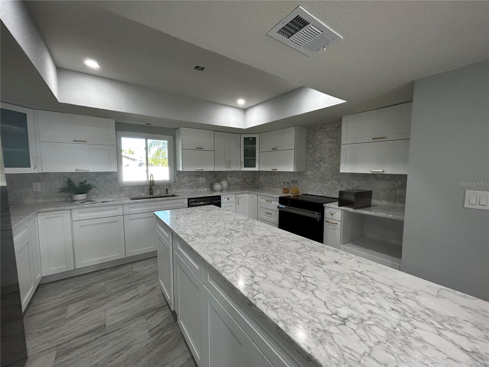 Single Family Residence at 6370 CONNIEWOOD SQ, NEW PORT RICHEY, photo 4 of 36