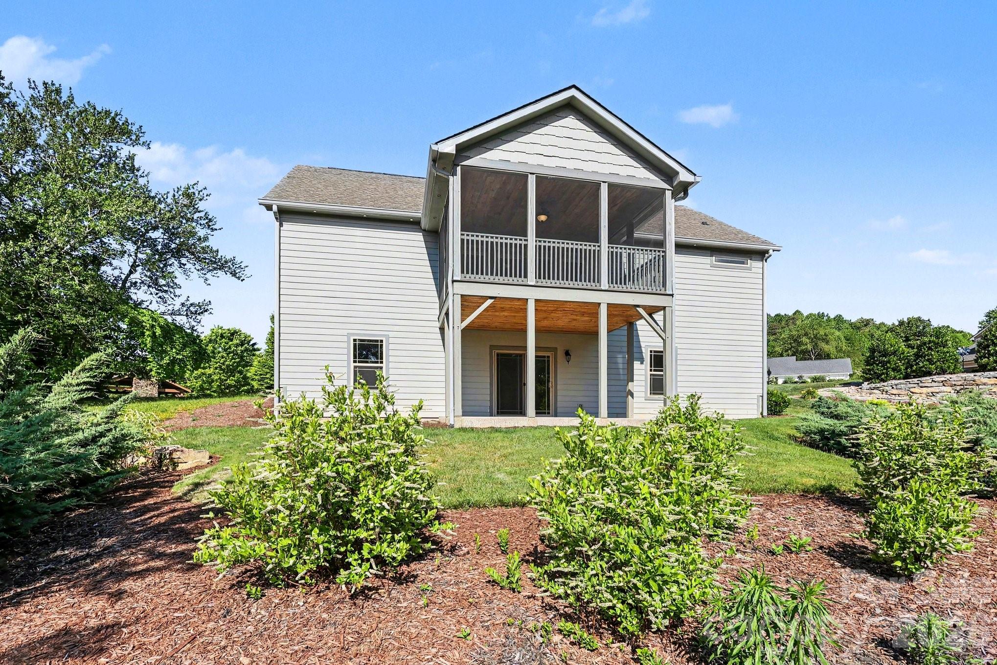 Single Family Residence at 168 Triple Fairways Drive, Hendersonville, photo 5 of 19