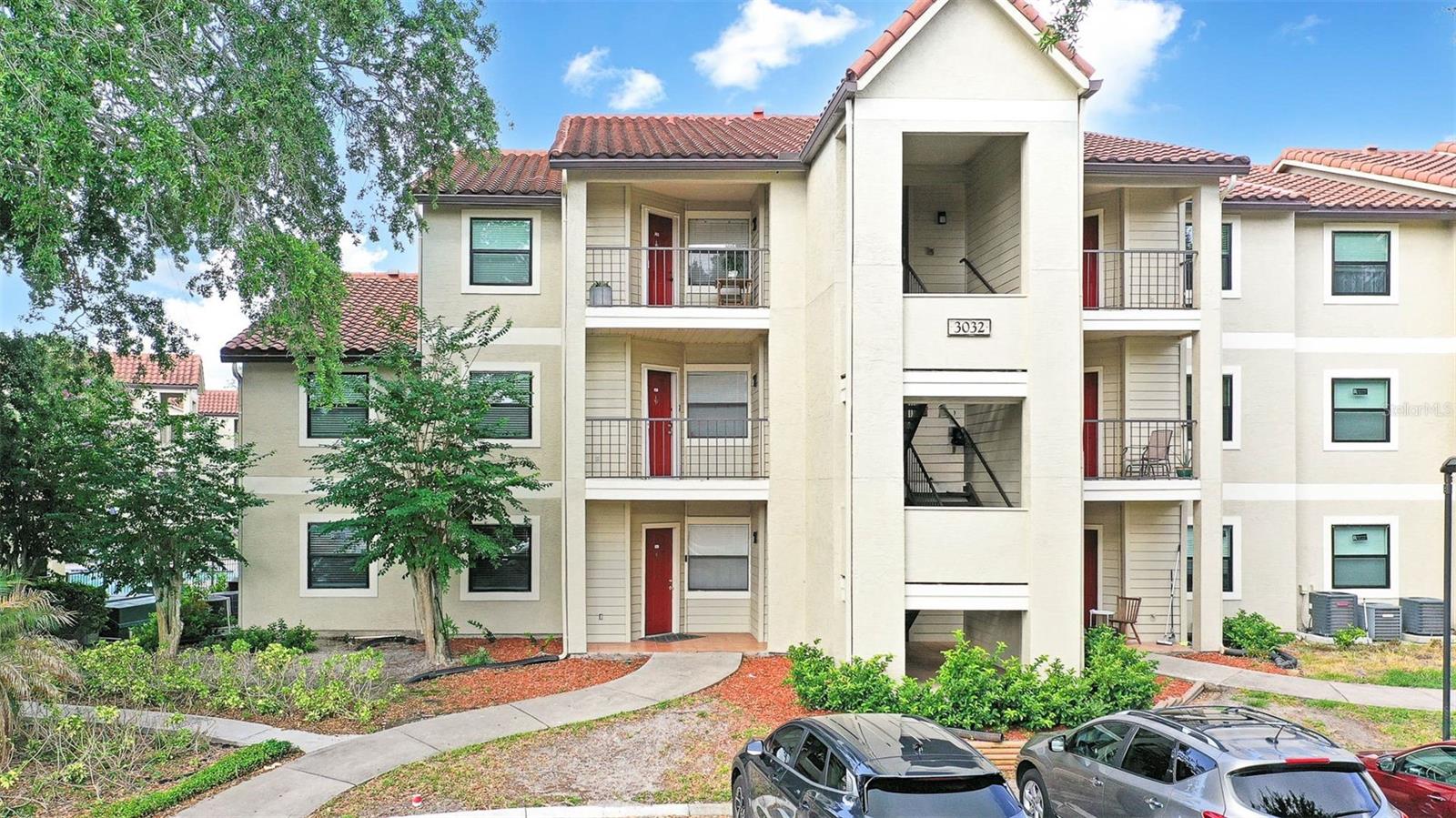 3032 PARKWAY BLVD #201