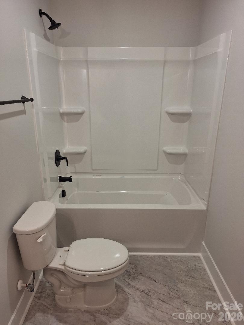 Hall Bathroom Tub/Shower - 152 Kerr Walk Drive, Statesville