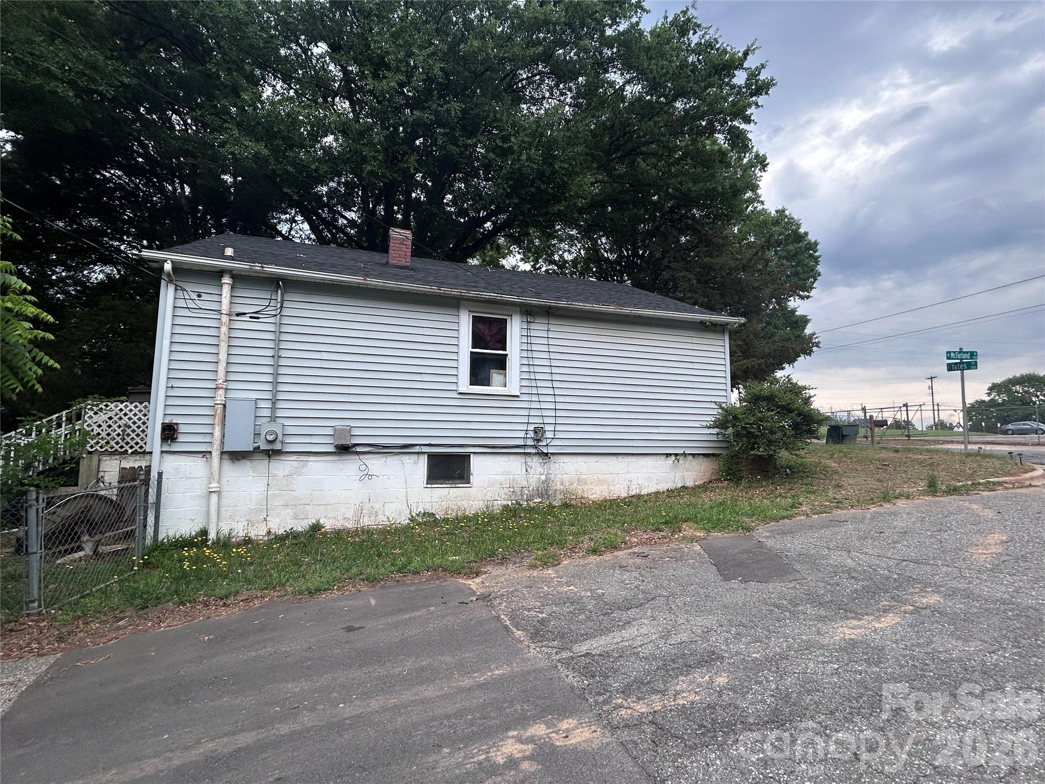Side view of property. - 317 S Yates Street, Gastonia