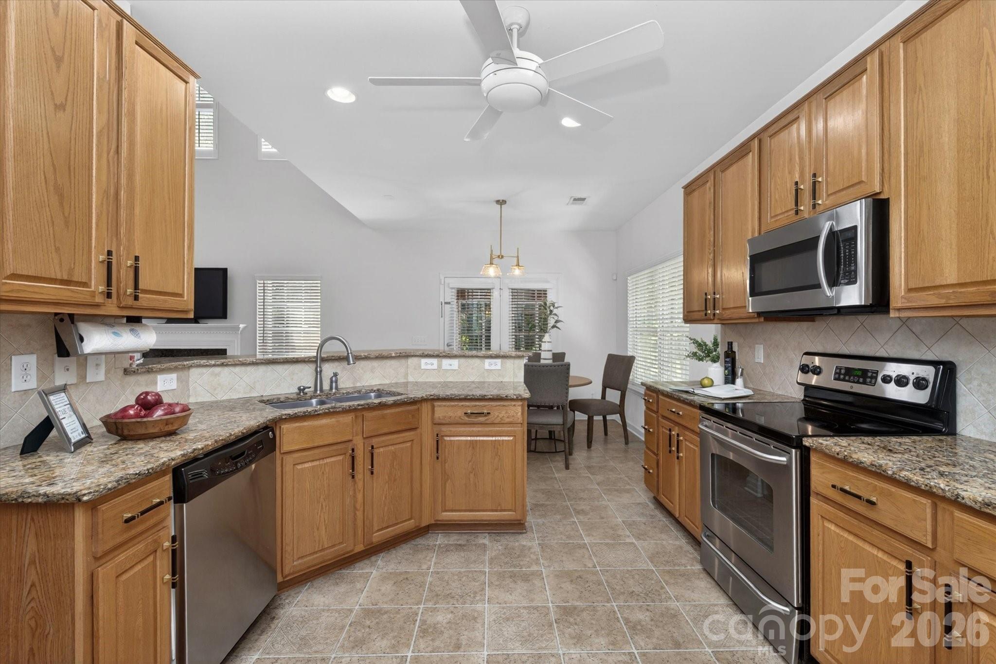 Single Family Residence at 2504 Korbel Court, Waxhaw, photo 12 of 31