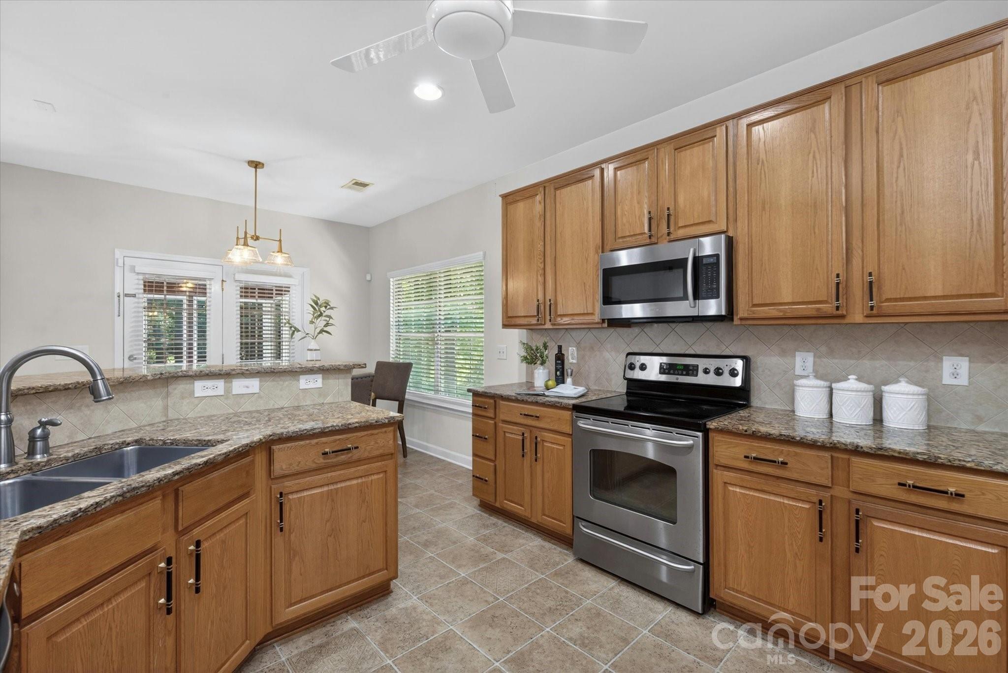 Single Family Residence at 2504 Korbel Court, Waxhaw, photo 13 of 31