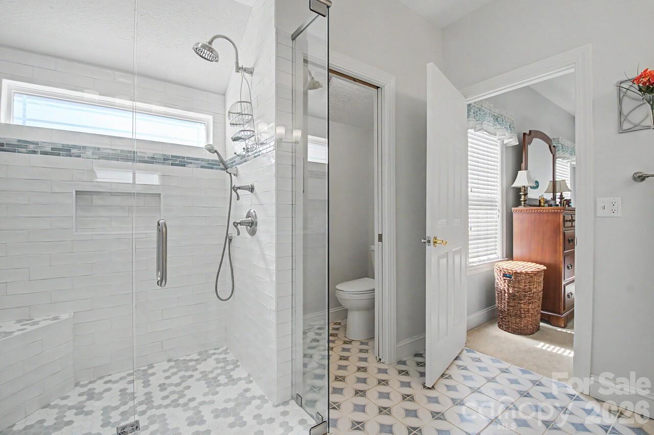 Enormous Custom Tiled Shower - 606 Carriage Commons Drive, Hendersonville