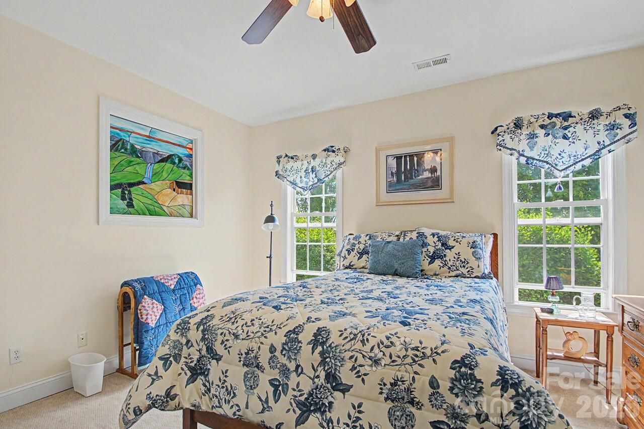 Townhouse at 606 Carriage Commons Drive, Hendersonville, photo 39 of 48