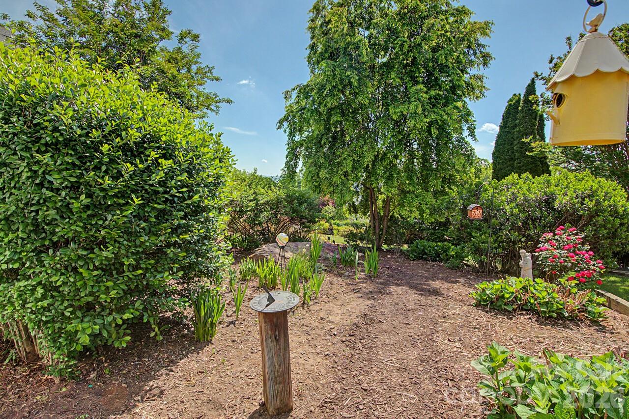 Beautiful well Established Gardens - 606 Carriage Commons Drive, Hendersonville