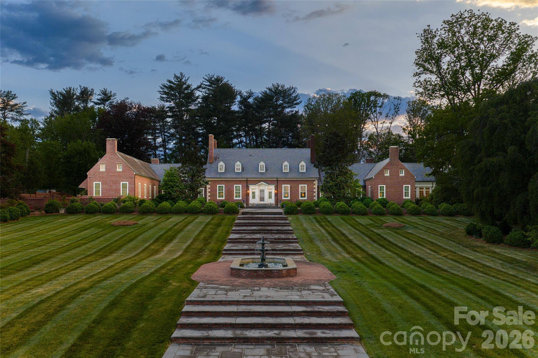Redefining Architectural Presence - 324 Vanderbilt Road, Asheville