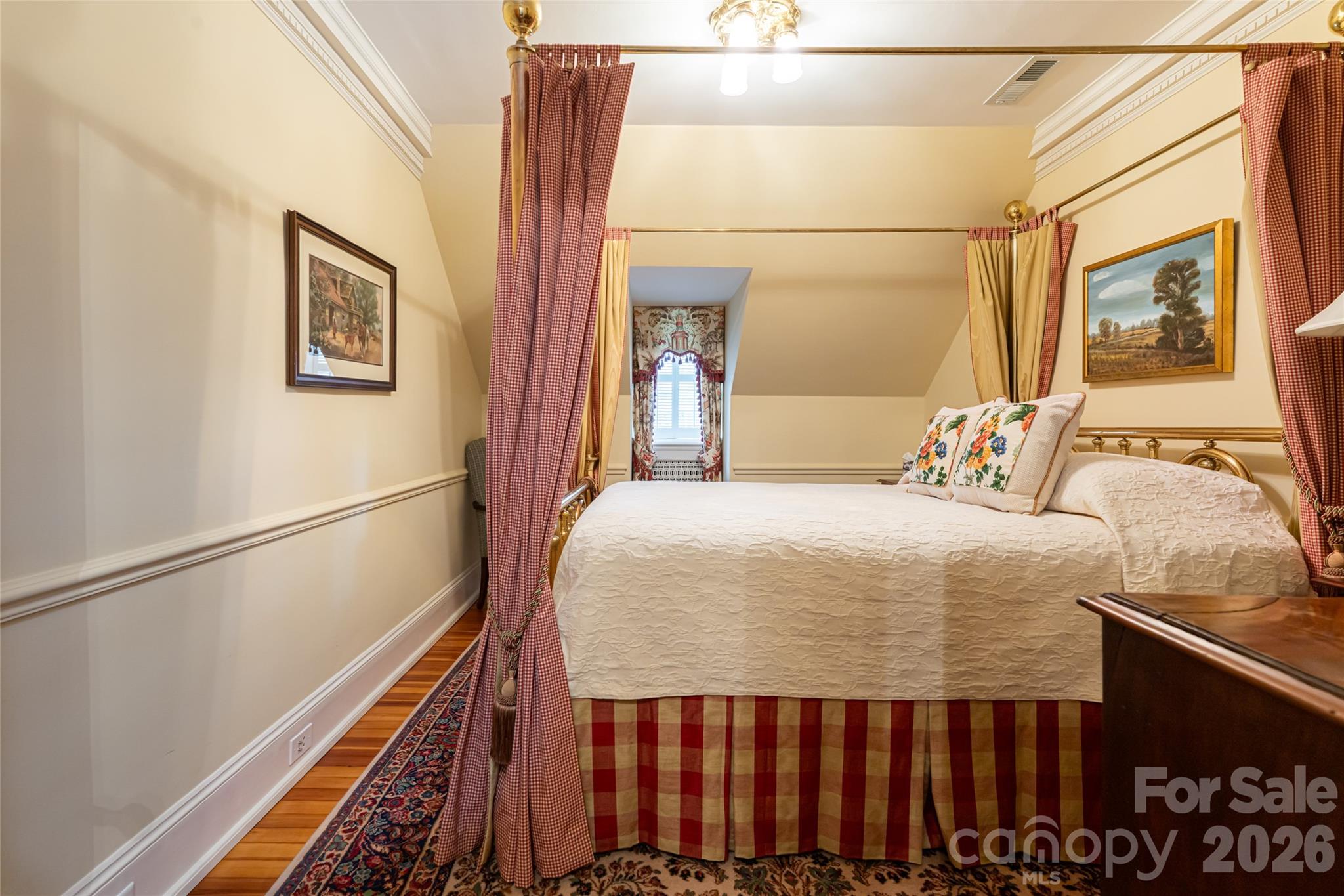 Upstairs Guest Room 3 - 324 Vanderbilt Road, Asheville