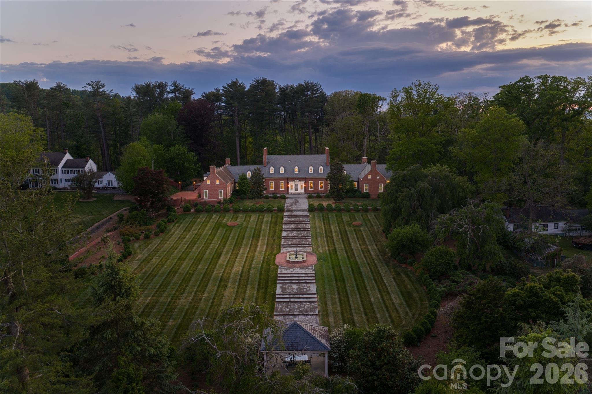 New Gunston Hall - 324 Vanderbilt Road, Asheville