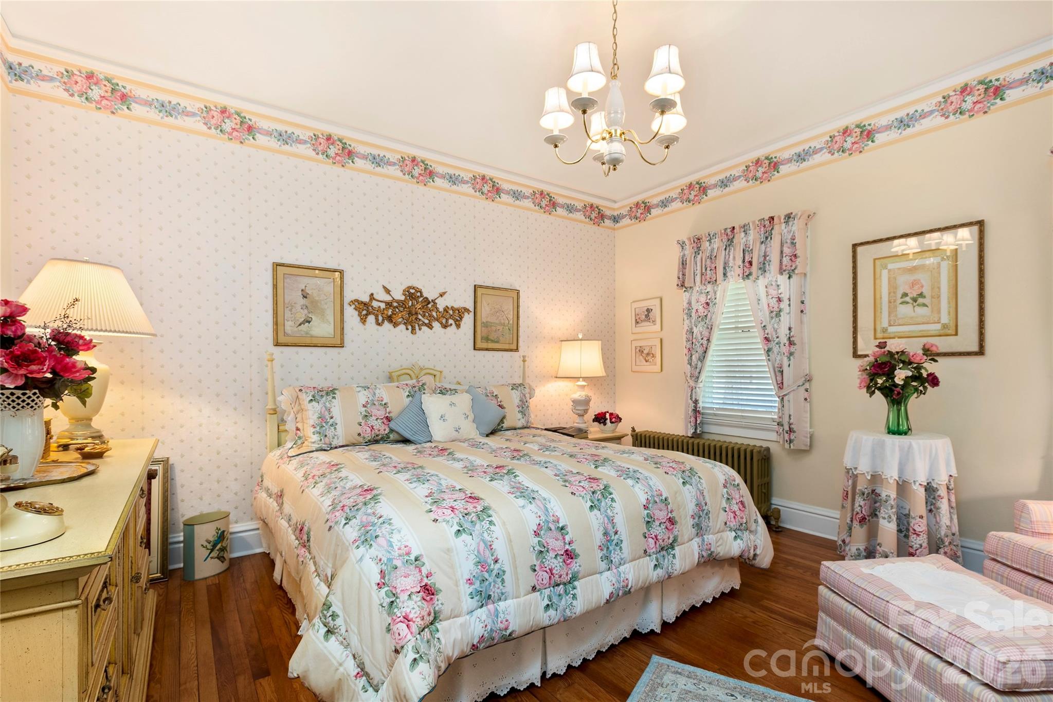 Downstairss bedroom - 1518 Greenville Highway, Hendersonville