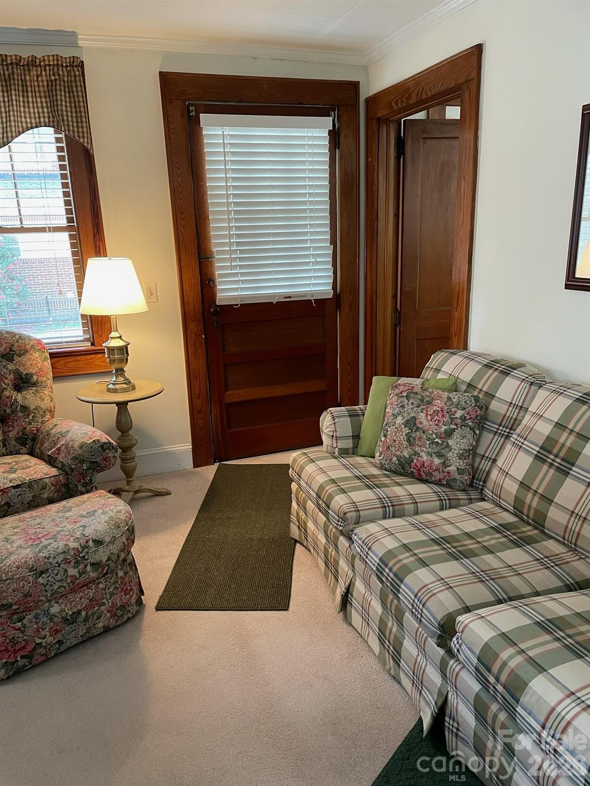 Living room view of apartment - 1518 Greenville Highway, Hendersonville