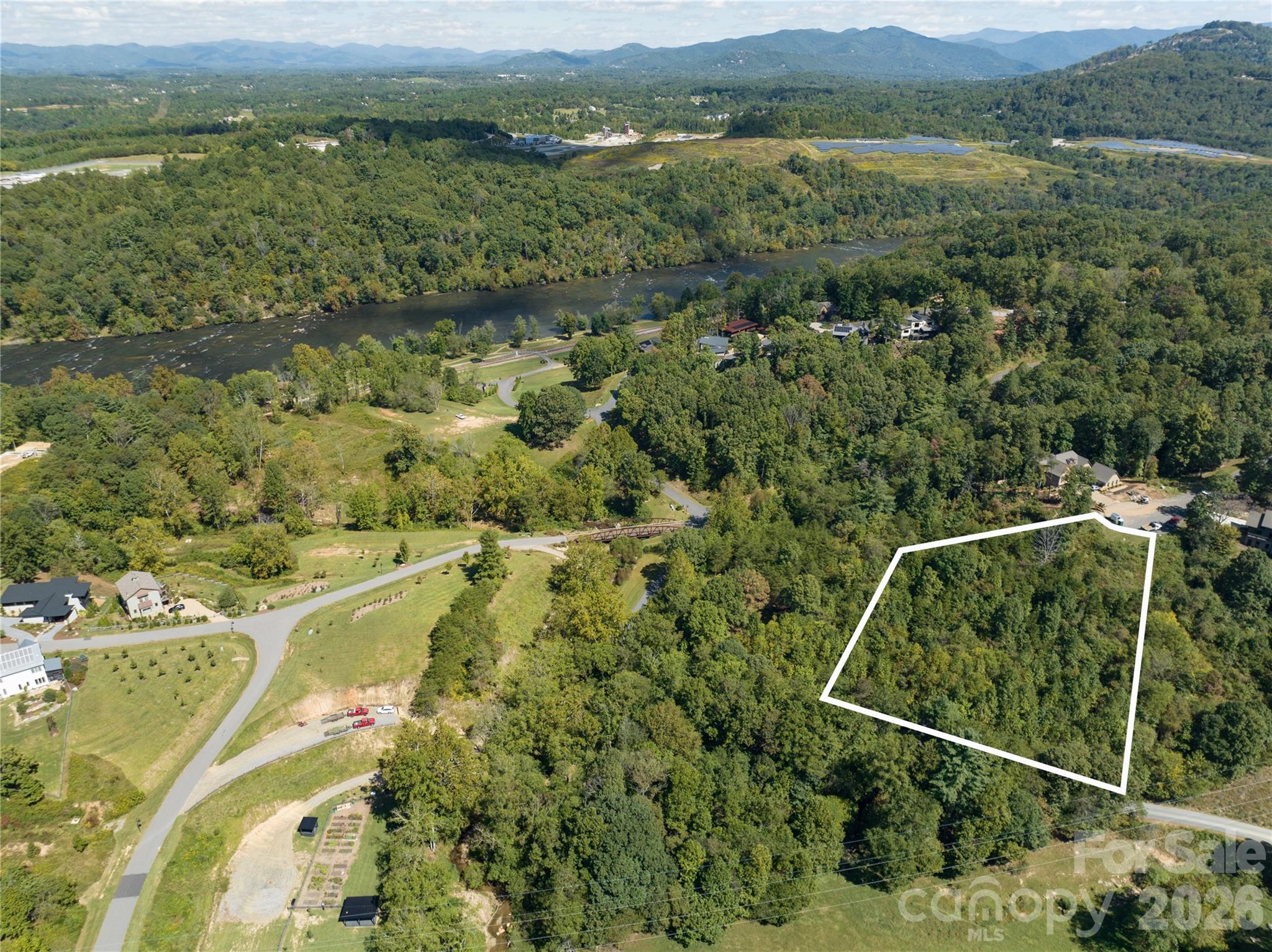 1.11 acre lot in the incredible community of Olivette - 68 Sweet Fern Parkway, Asheville