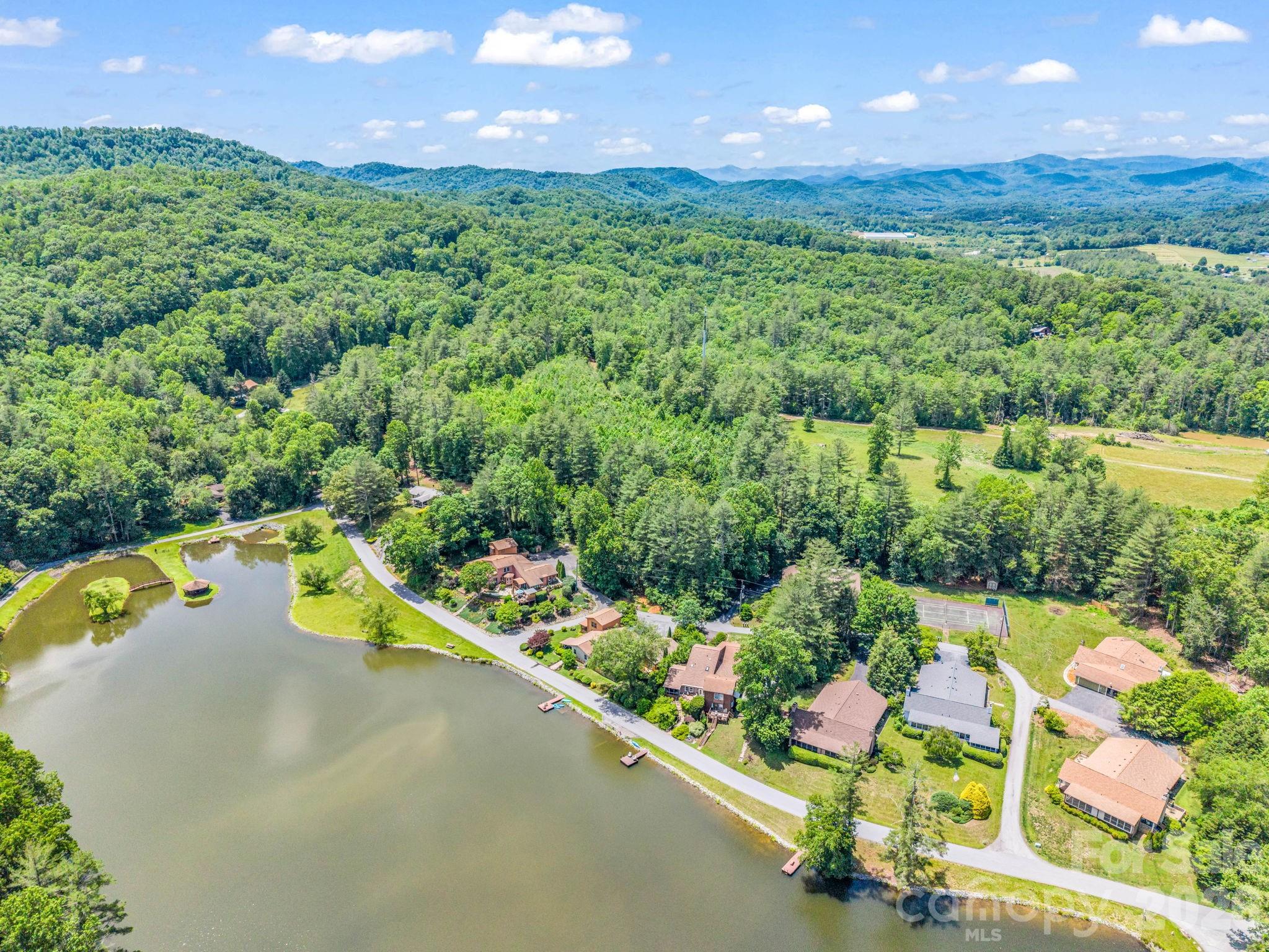 Aerial view of Willow Lake - 117 Willow Way, Hendersonville