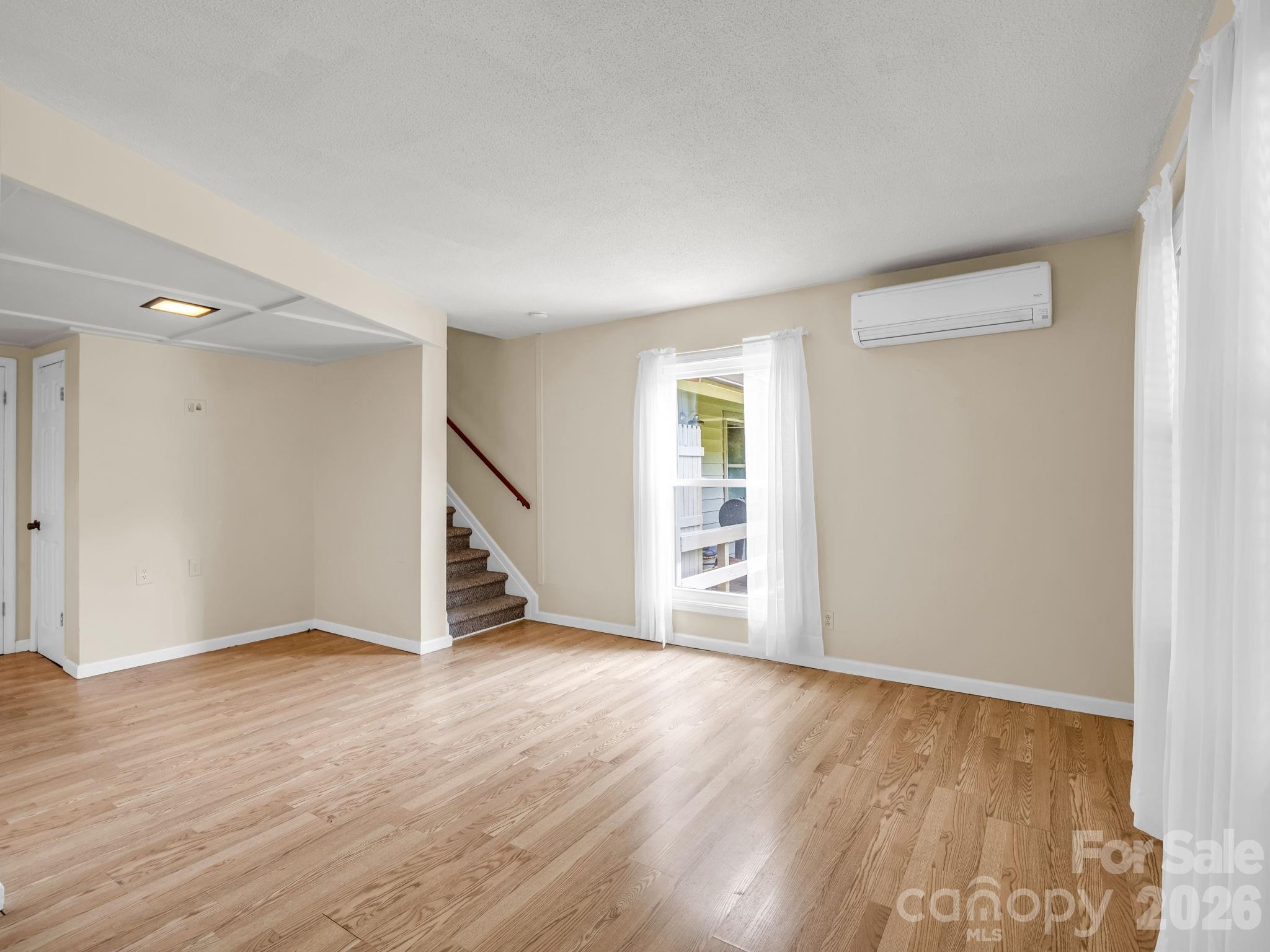 Main level living area - 117 Willow Way, Hendersonville