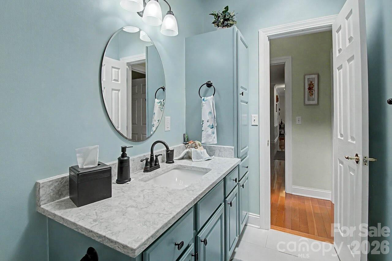 Other Vantage Guest Bath Main - 606 Carriage Commons Drive, Hendersonville